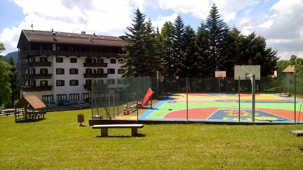 Park Hotel Miramonti Folgaria Luaran gambar